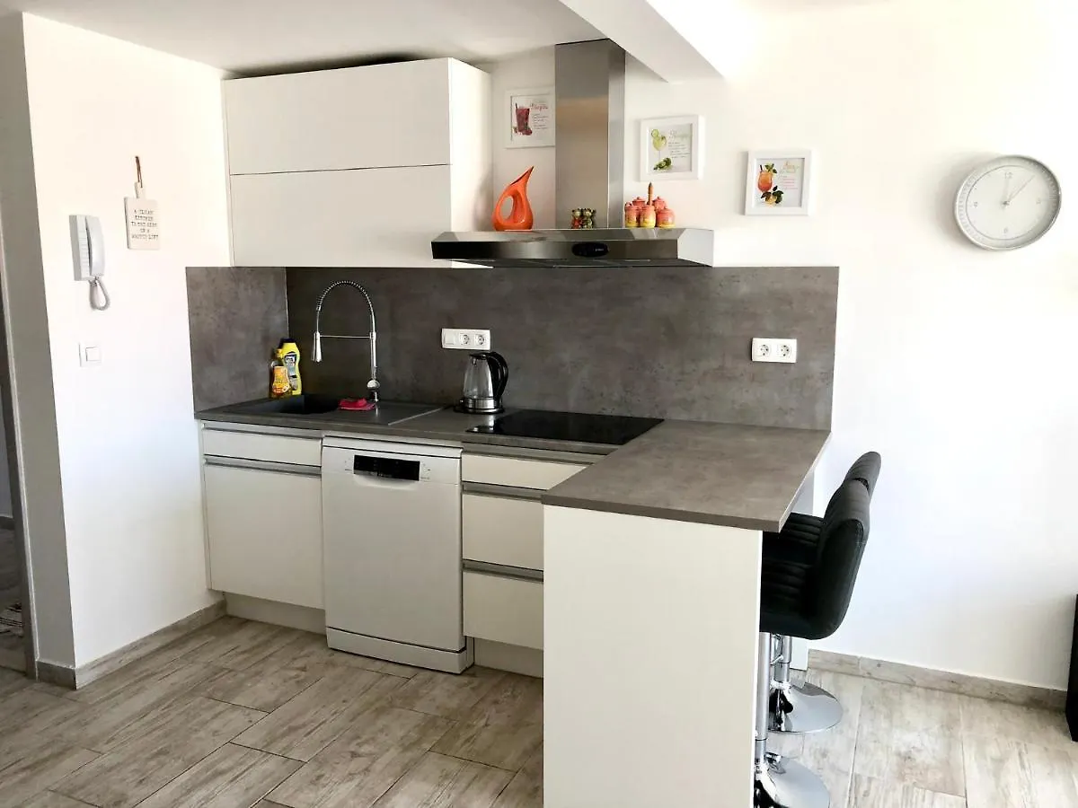 Apartments Lucie Biograd Na Moru